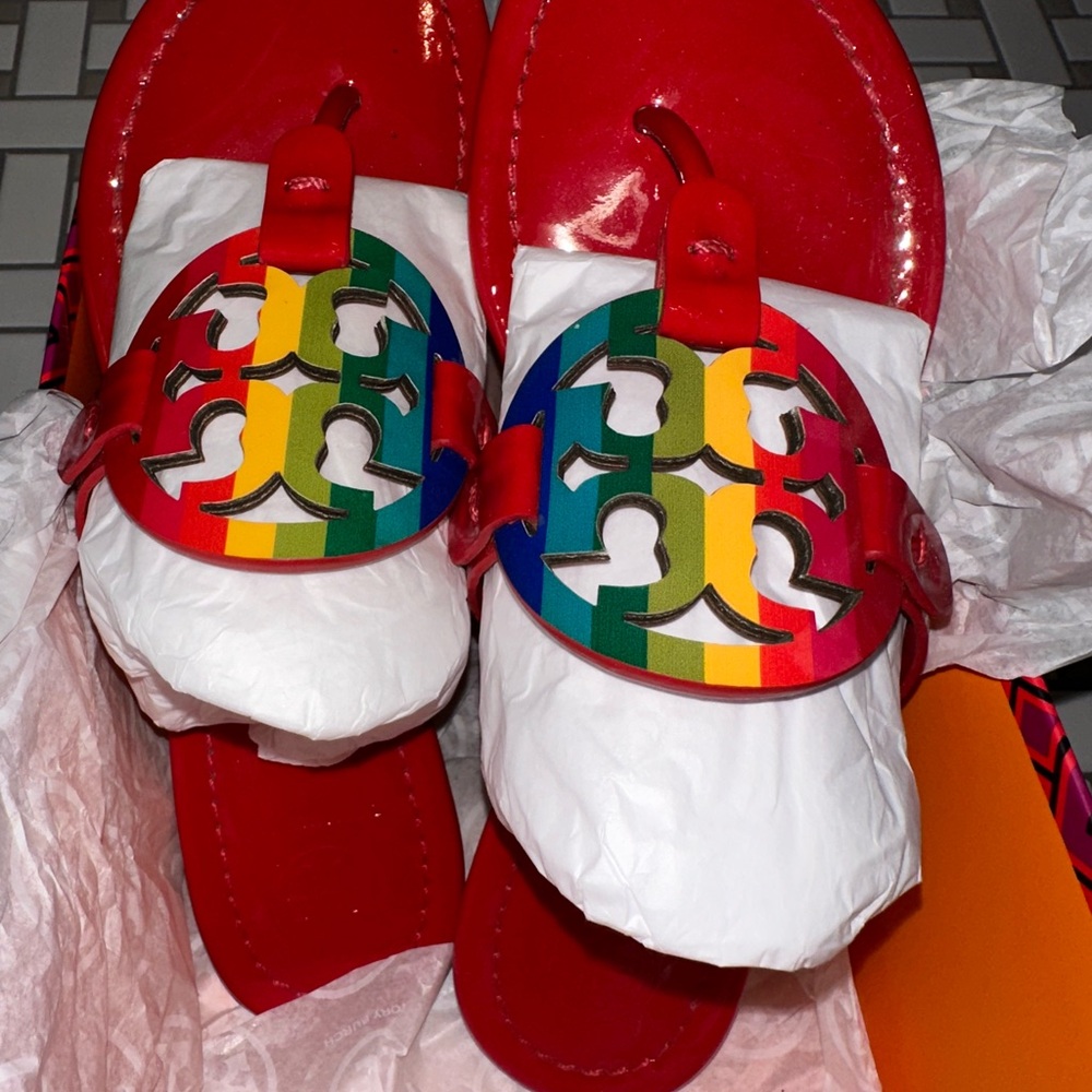 Tory Burch Miller Ruby Red Bright Rainbow Patent Leather 7.5 EUC